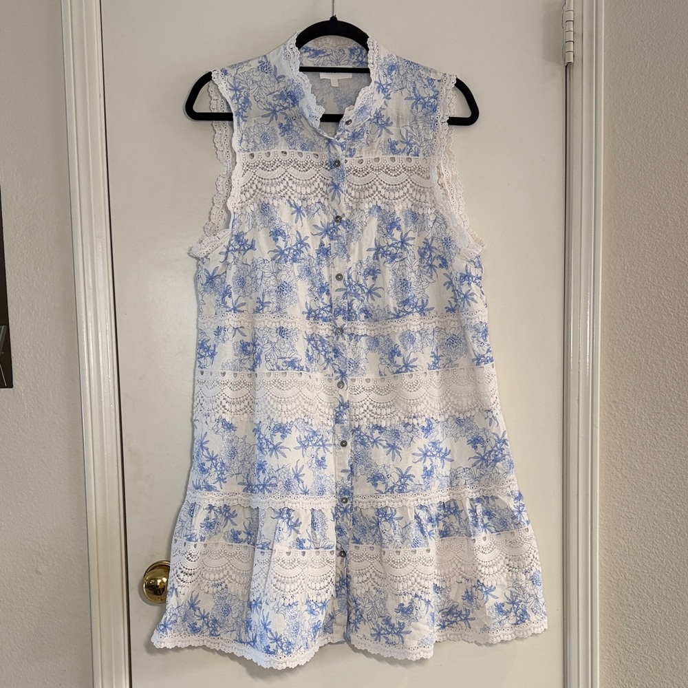 Entro Women’s Tiered White And Blue Floral Print Dress NWOT